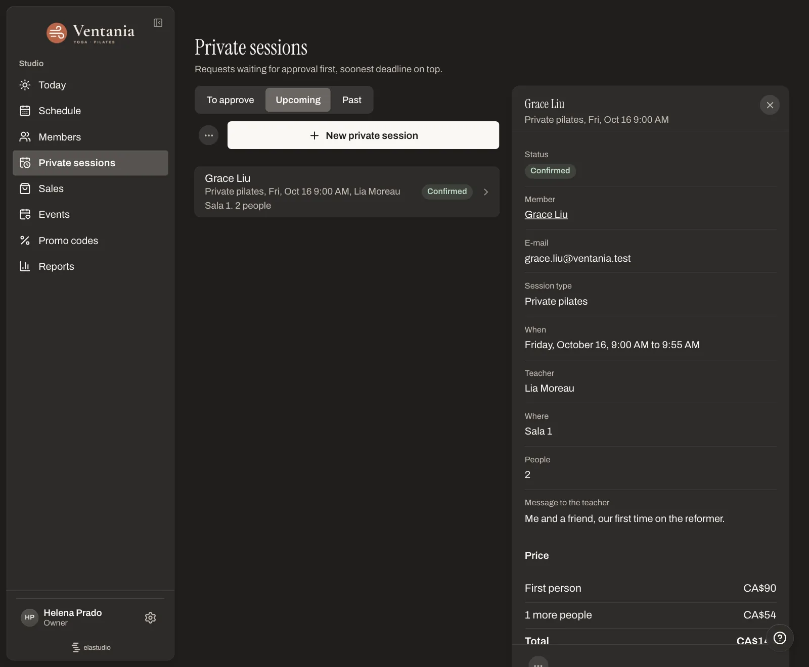 La página "Private sessions" del panel del estudio con una solicitud abierta: alumno, tipo de clase, horario, profesor, sala, número de personas y el precio por cada persona extra.