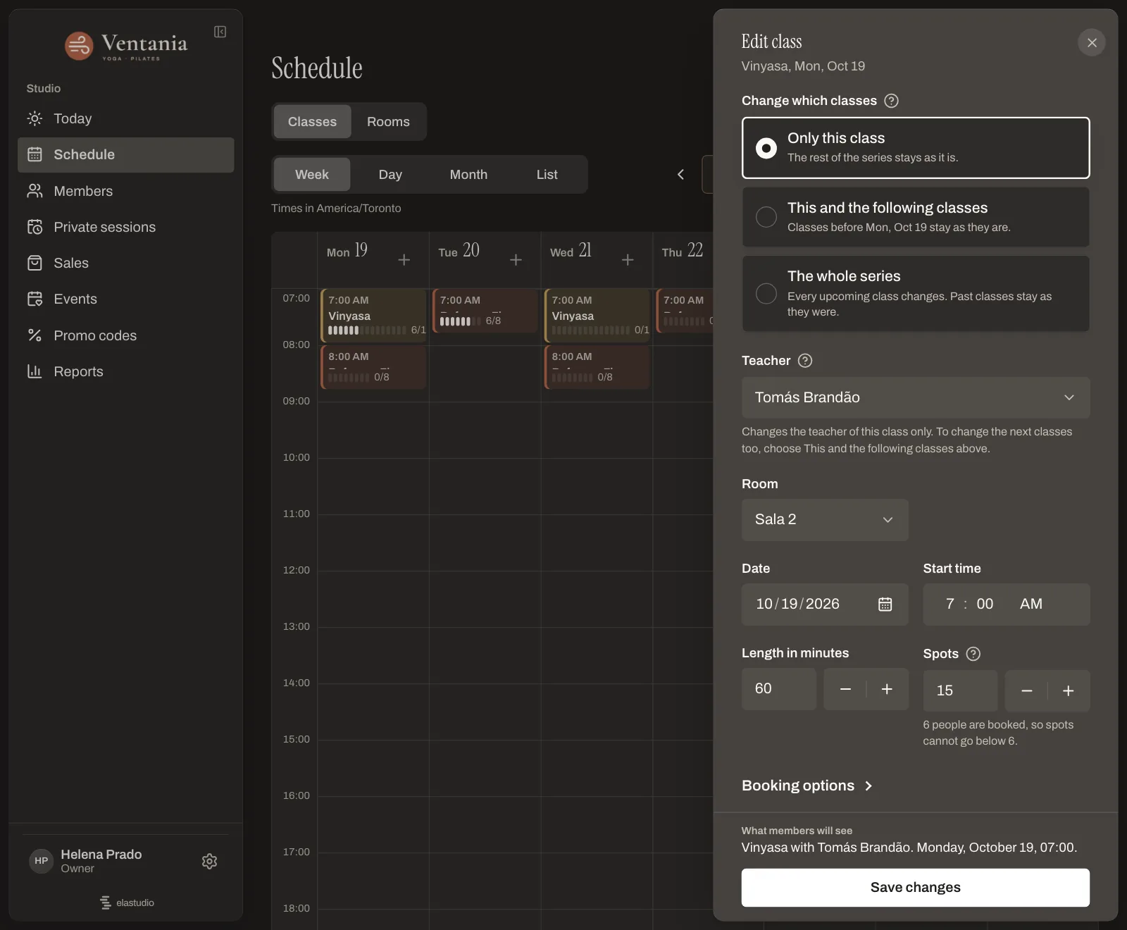 La vista semanal del panel del estudio con el panel "Edit class" abierto, que pregunta si cambiar solo esta clase, esta y las siguientes, o toda la serie.